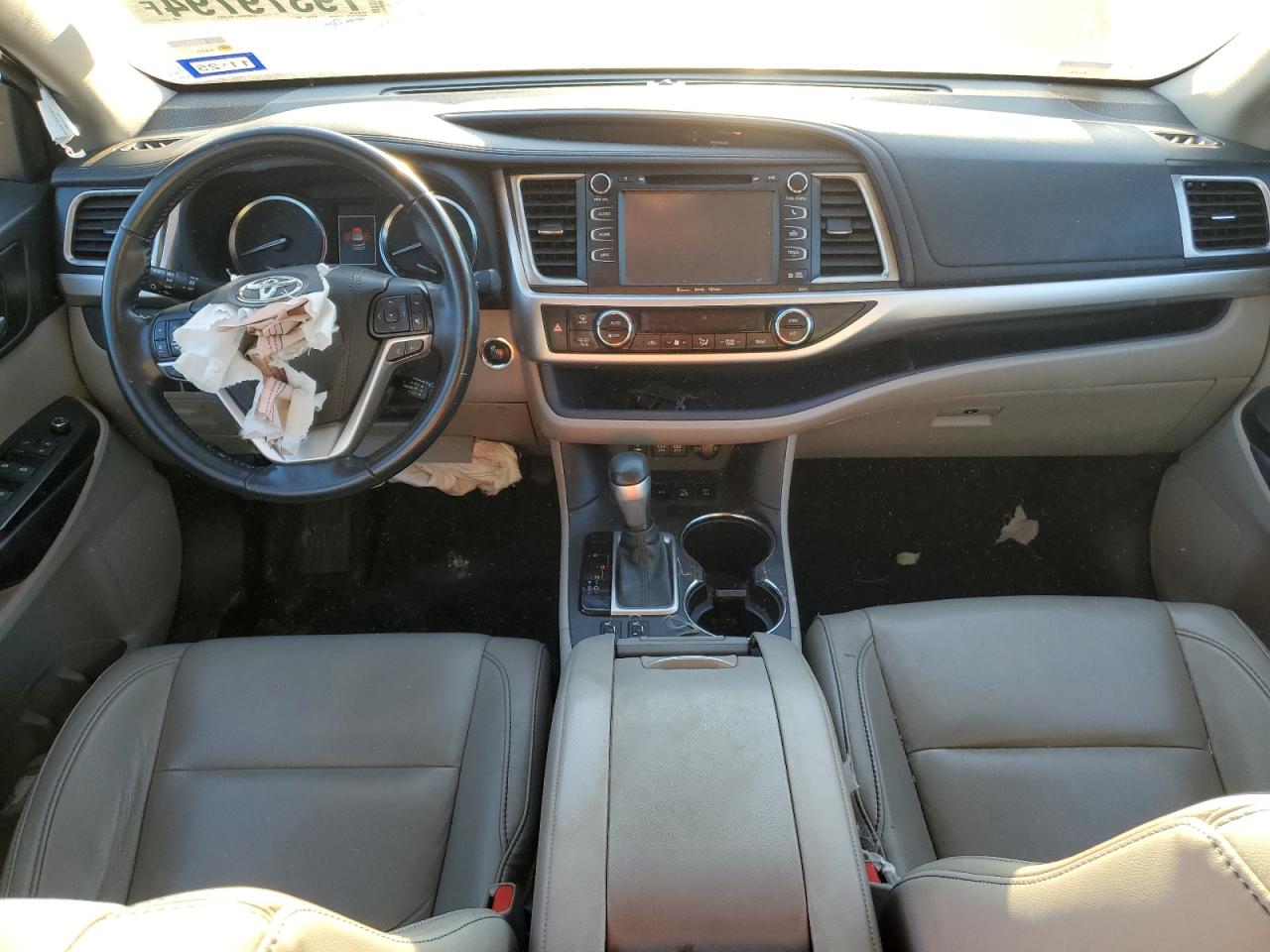 2017 Toyota Highlander - Image 8