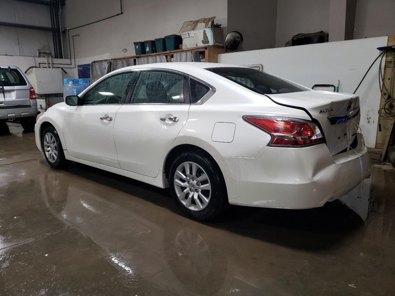 2014 Nissan Altima - Image 2