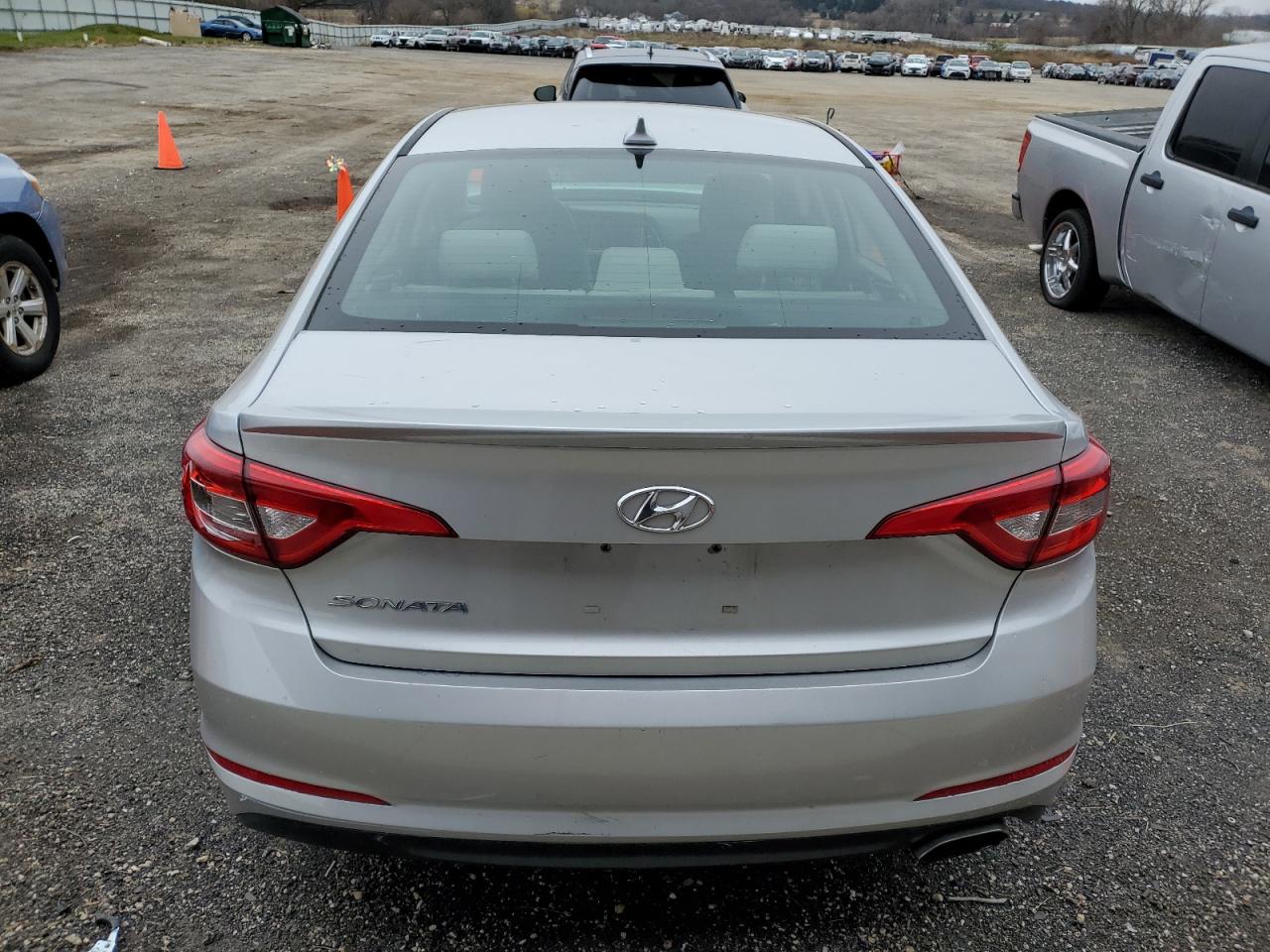 2017 Hyundai Sonata - Image 6