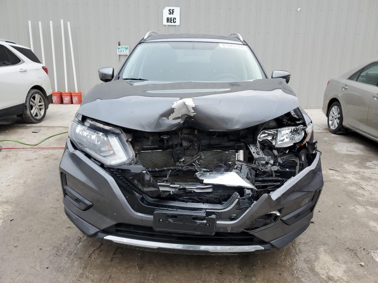 2018 Nissan Rogue - Image 5