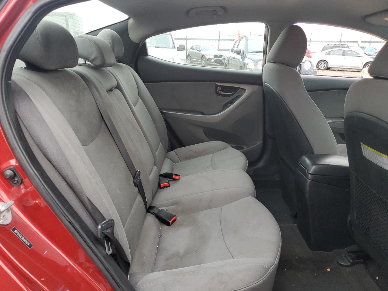 2013 Hyundai Elantra - Image 10