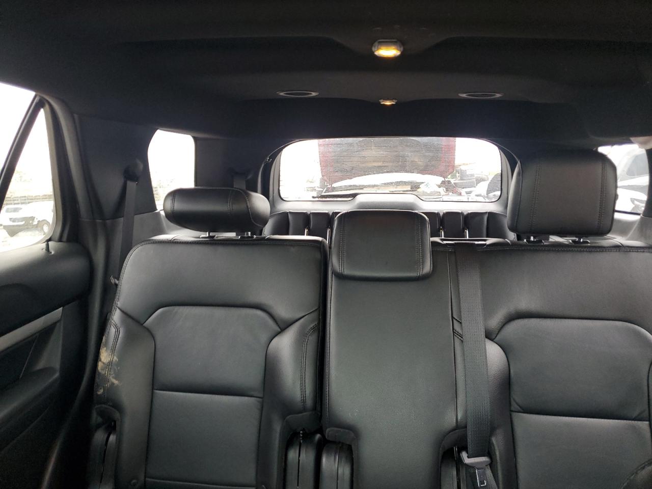 2017 Ford Explorer - Image 10