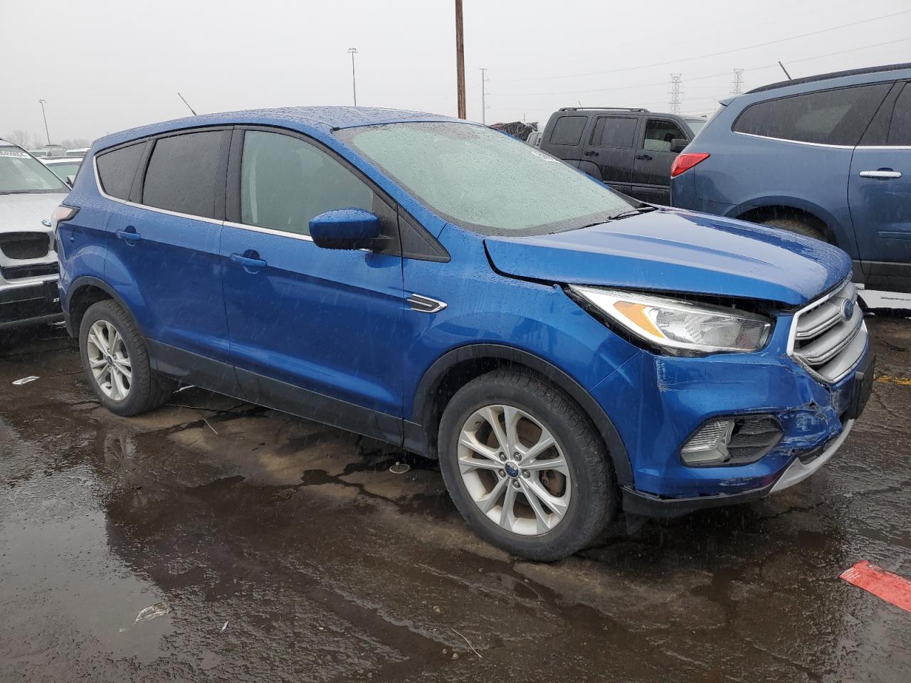 VIN 1FMCU9GD8HUD06829 2017 FORD ESCAPE no.4