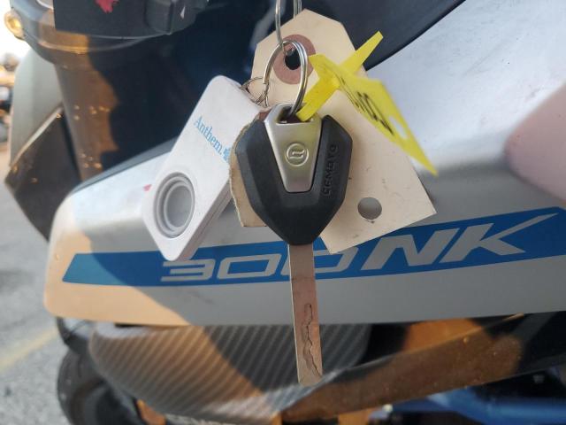 2023 CF MOTO 300NK 