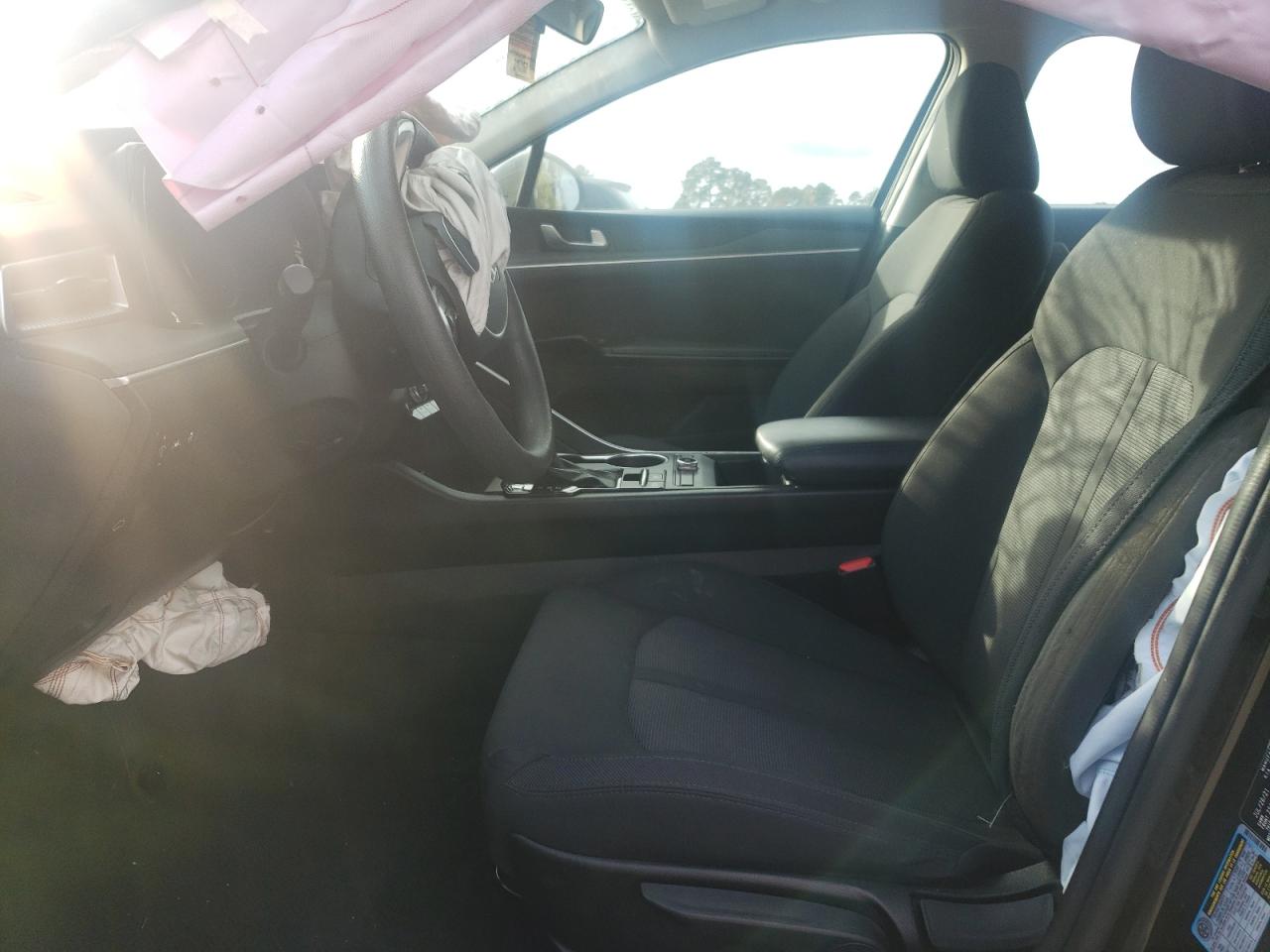 2022 Kia K5 - Image 7