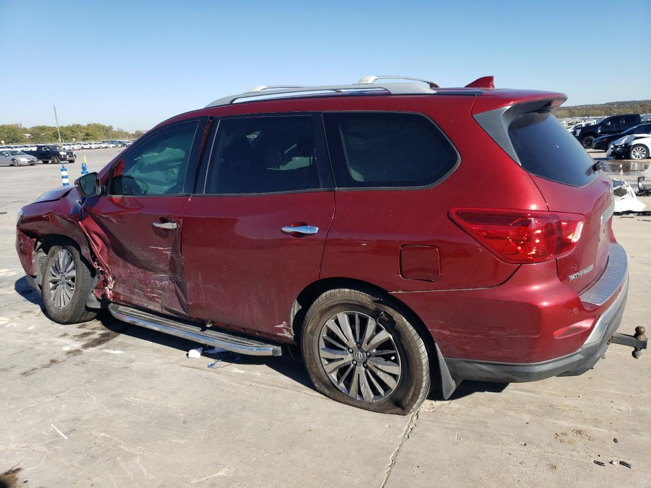 2020 Nissan Pathfinder - Image 2