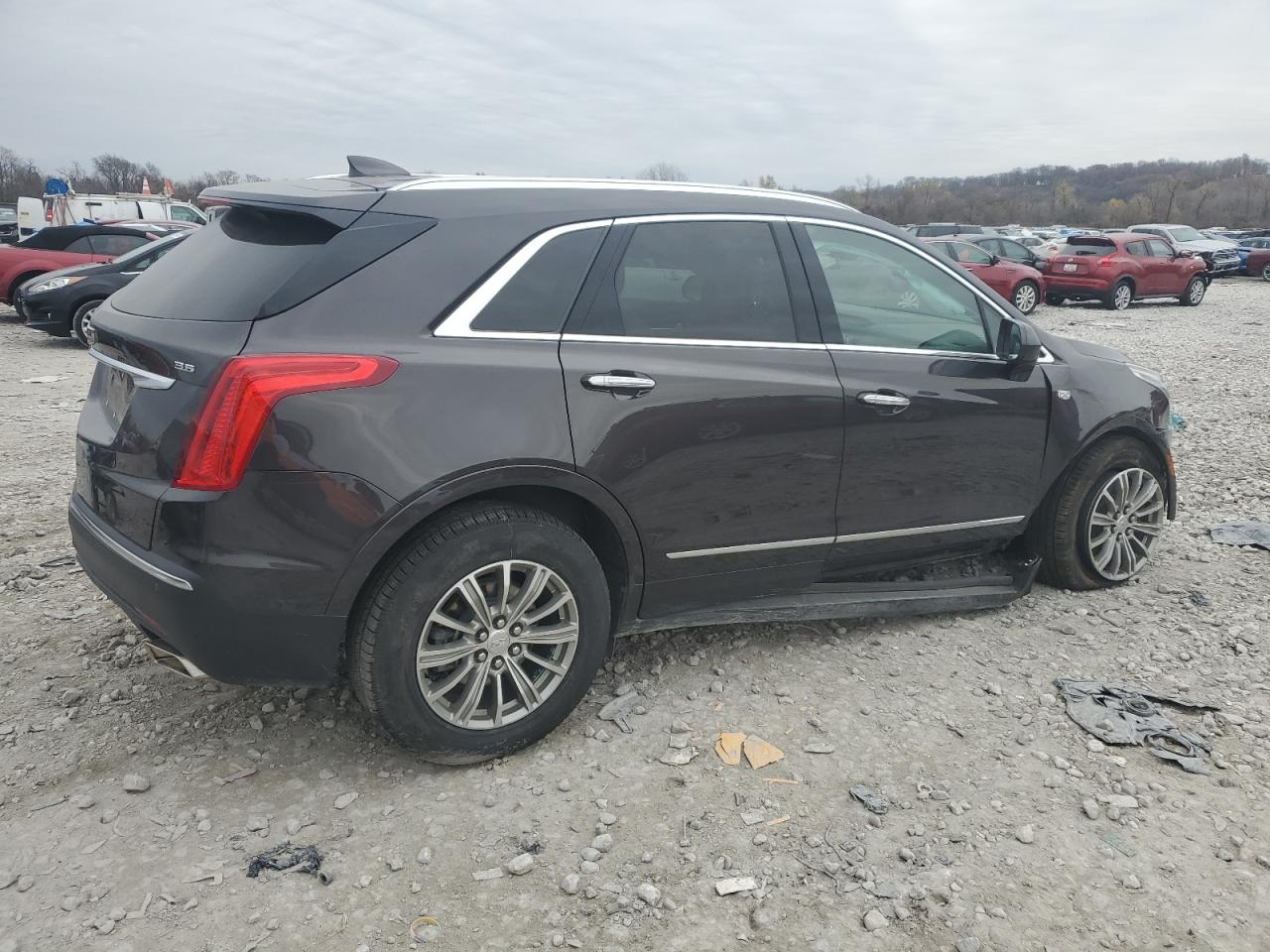 VIN 1GYKNCRS5KZ139601 2019 CADILLAC XT5 no.3