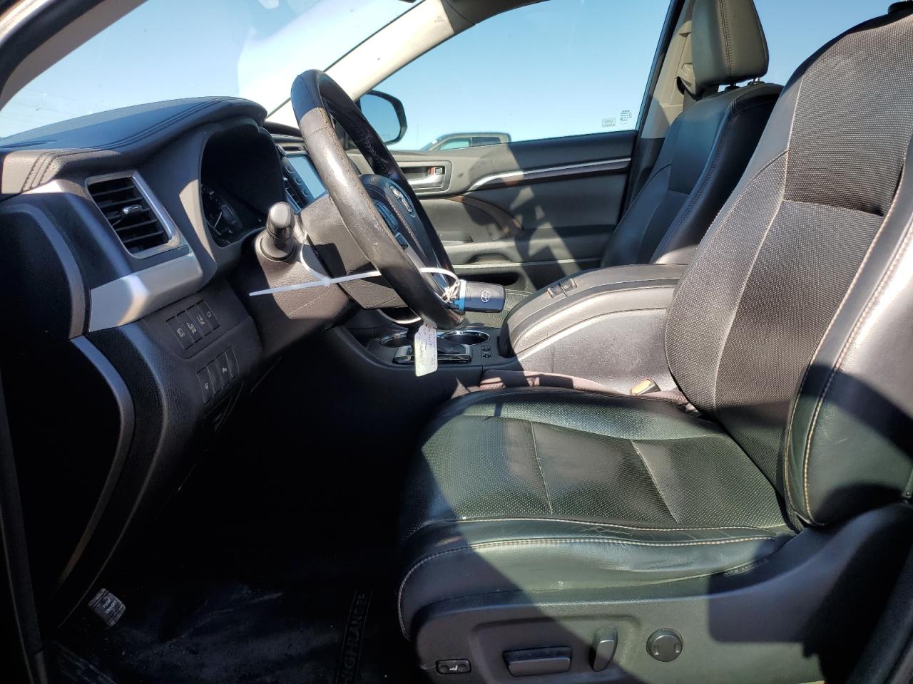 2015 Toyota Highlander - Image 7