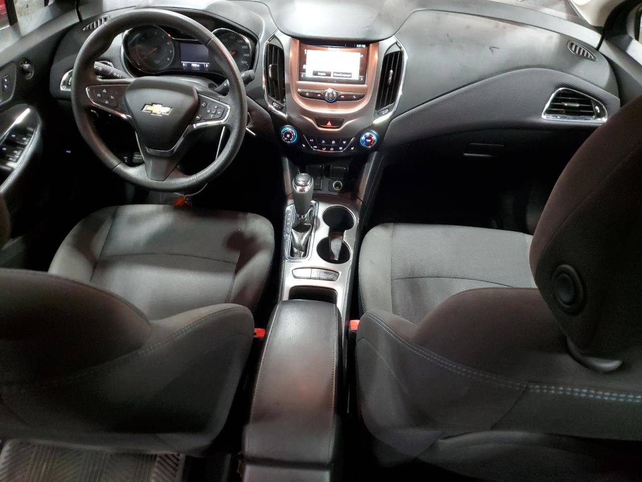 2017 Chevrolet Cruze - Image 8