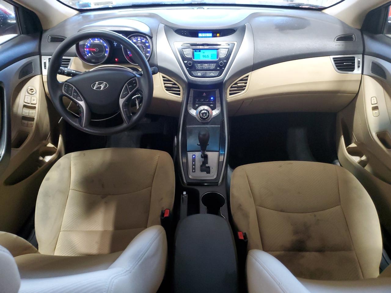 2013 Hyundai Elantra - Image 8