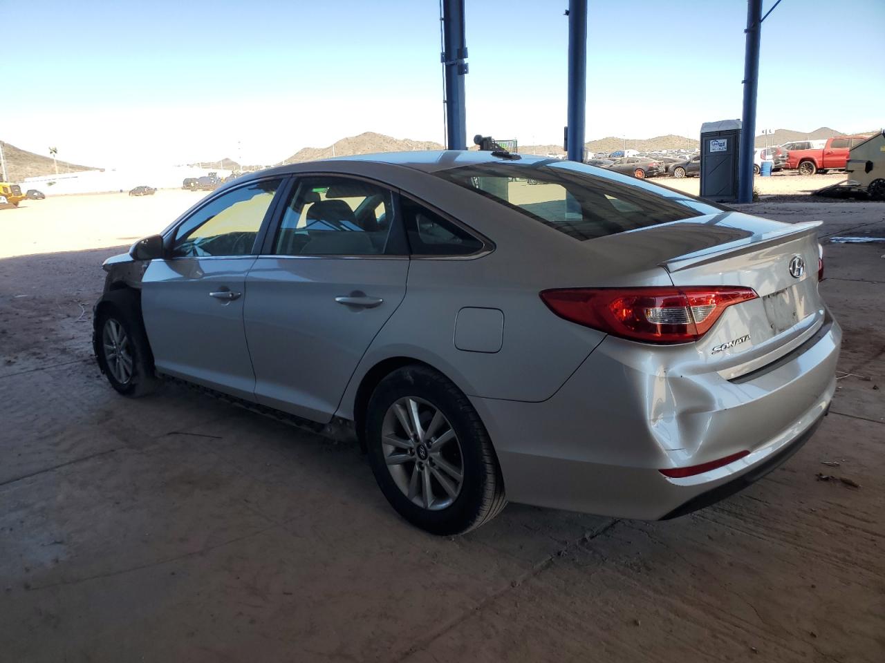 VIN 5NPE24AF7HH505963 2017 HYUNDAI SONATA no.2