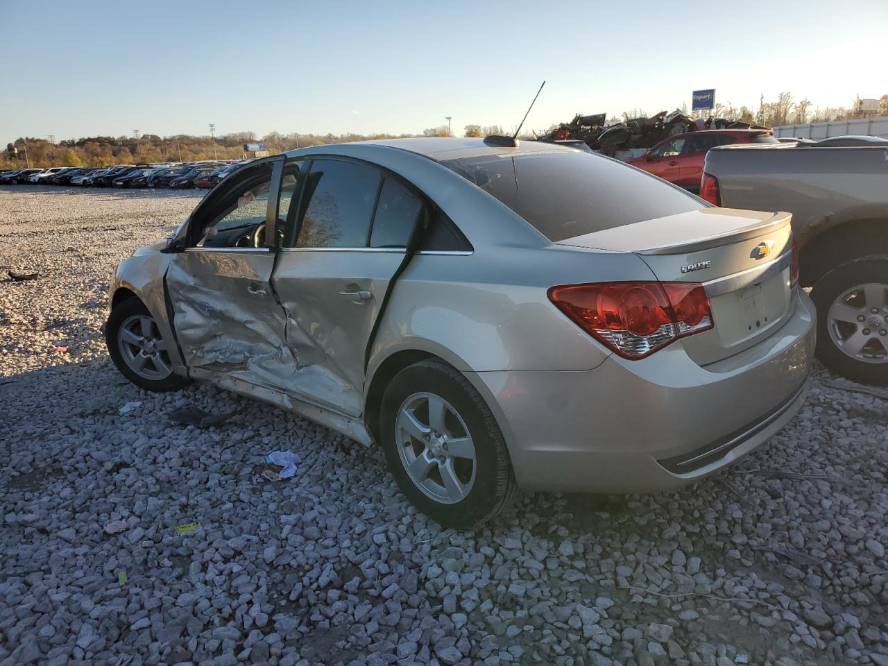 2016 Chevrolet Cruze - Image 2