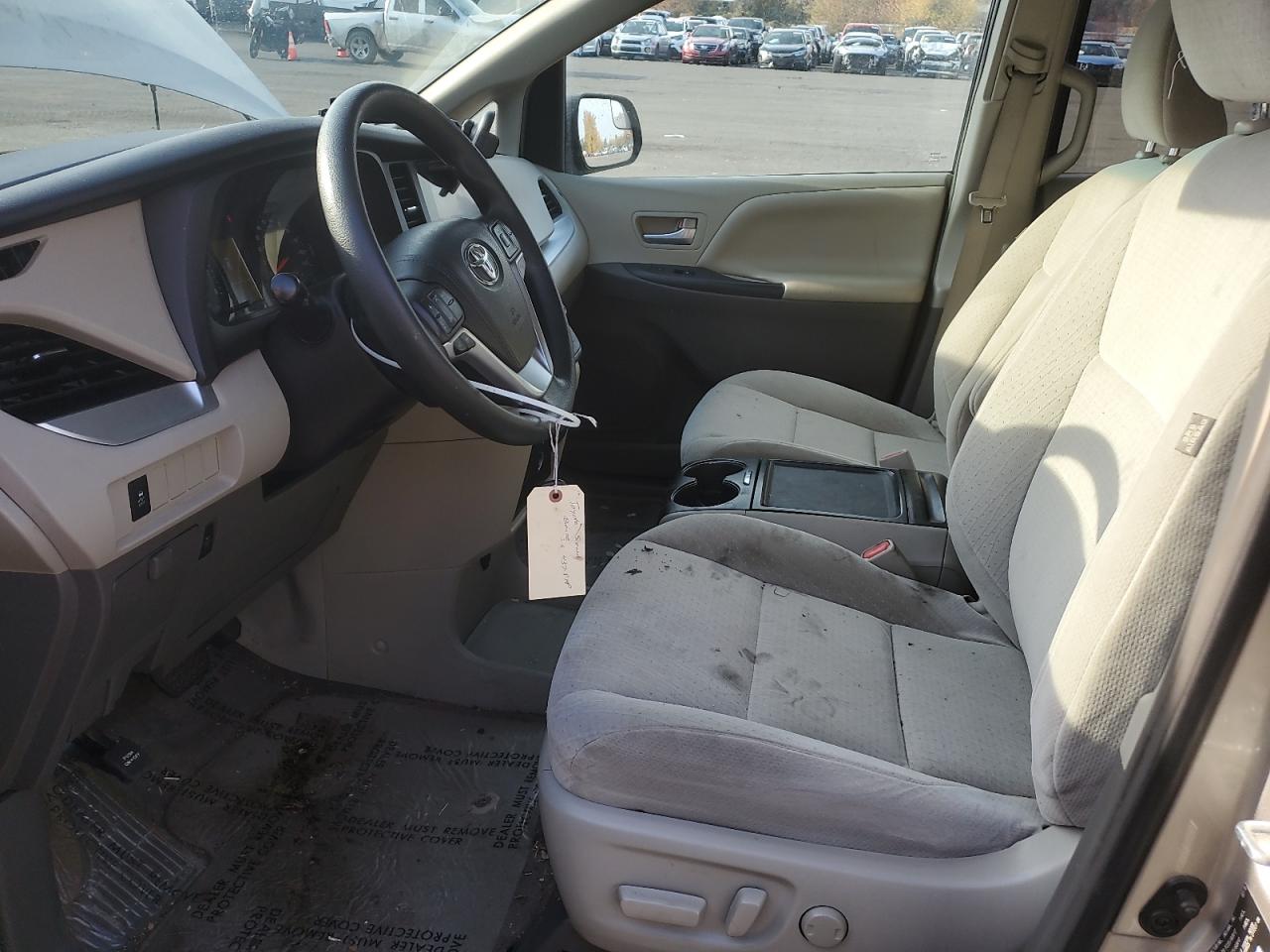 2015 Toyota Sienna - Image 7