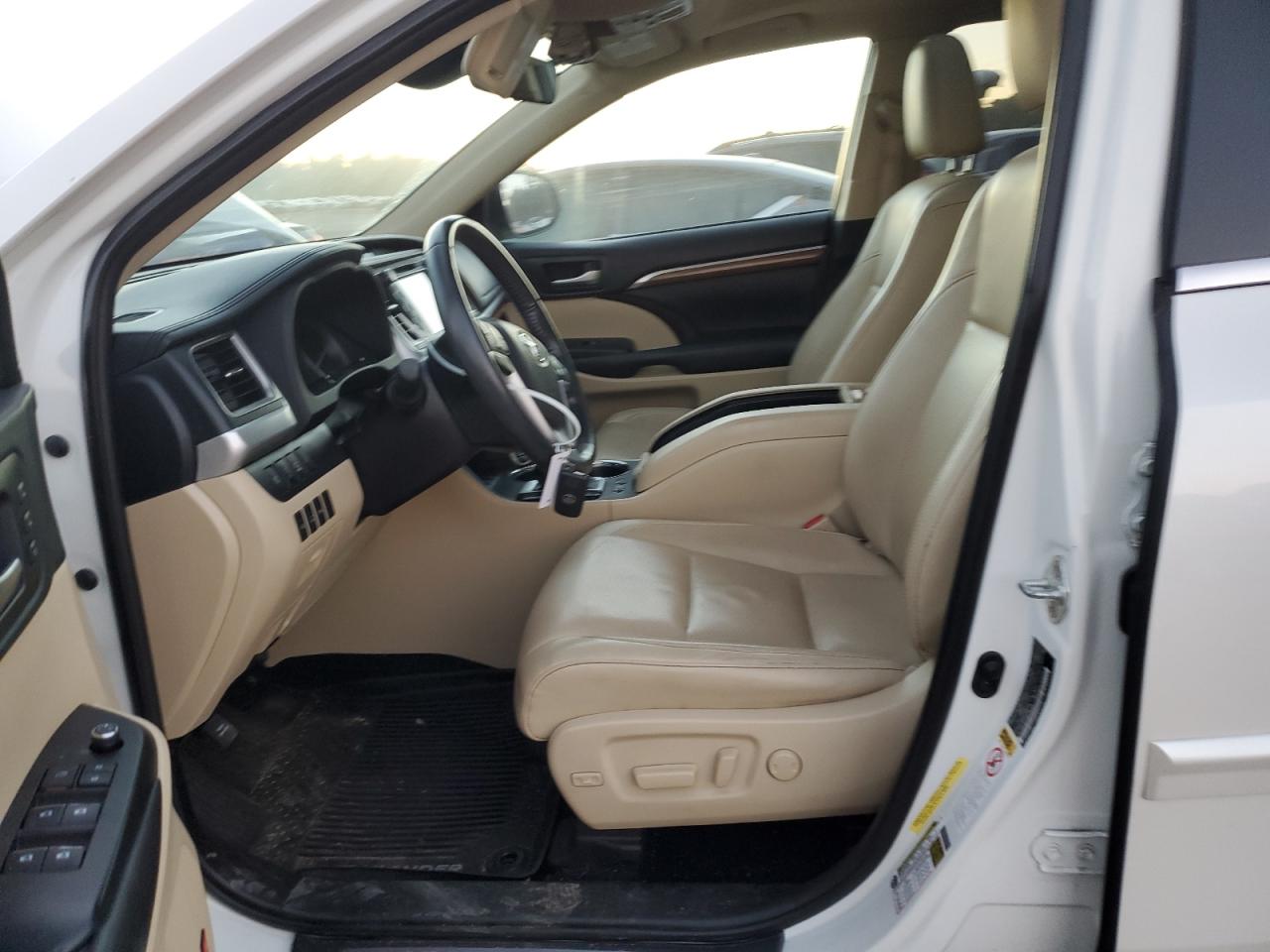 2019 Toyota Highlander - Image 7
