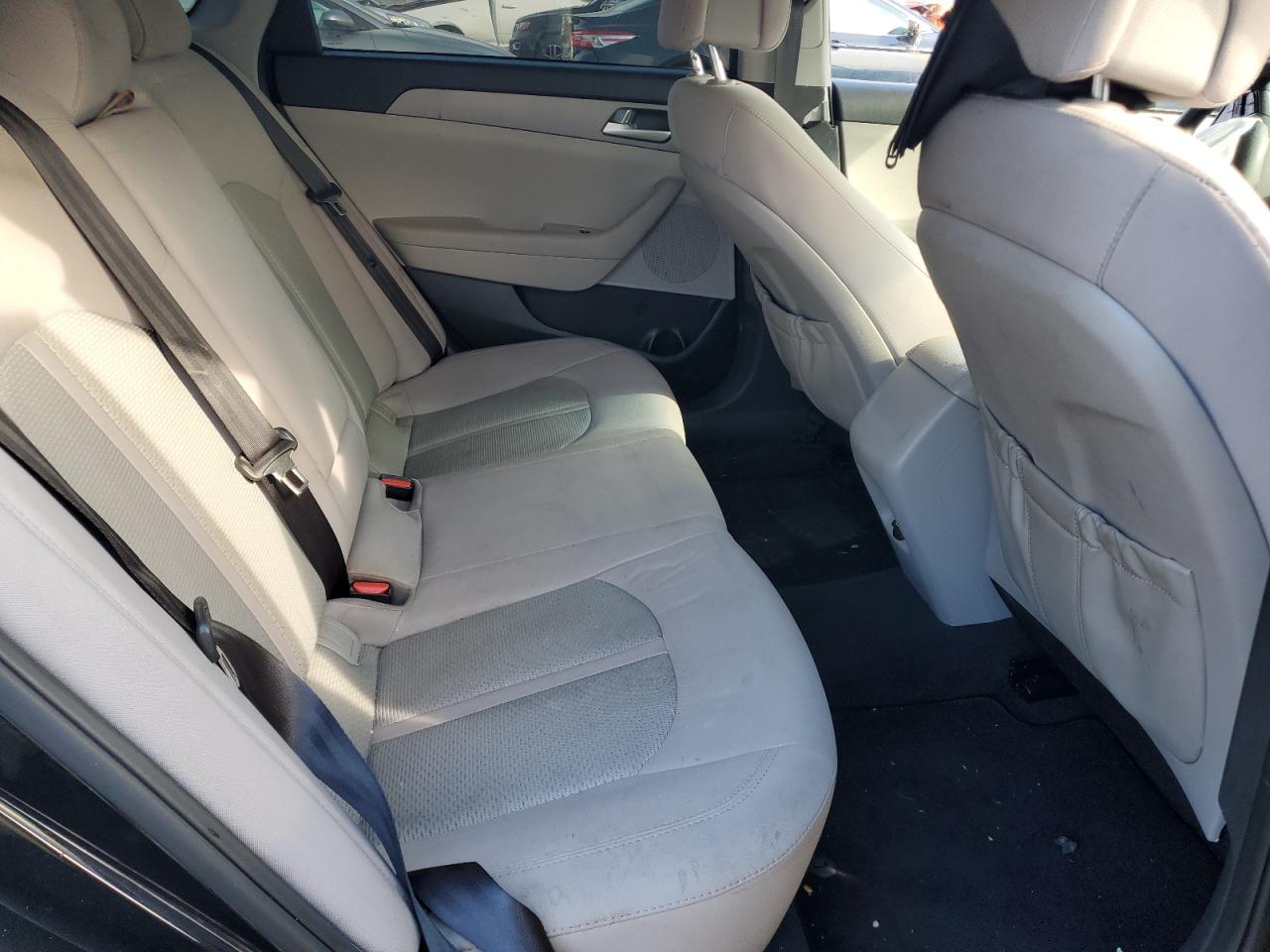2016 Hyundai Sonata - Image 10