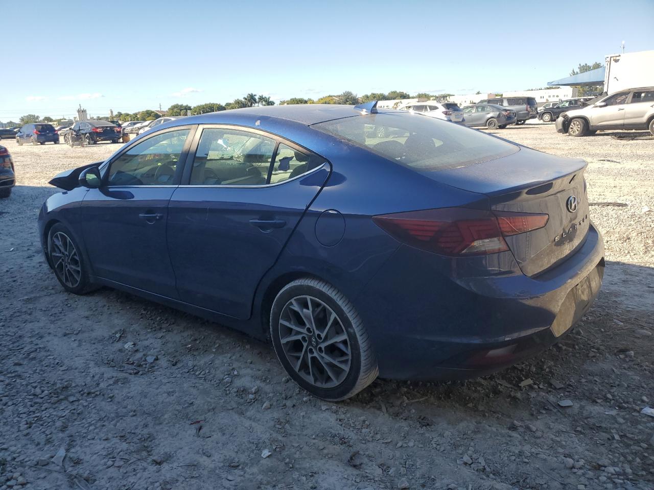 2020 Hyundai Elantra - Image 2