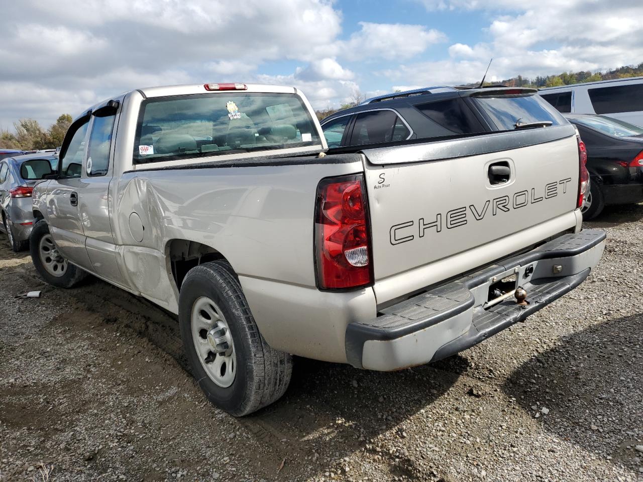 2006 Chevrolet Silverado - Image 2