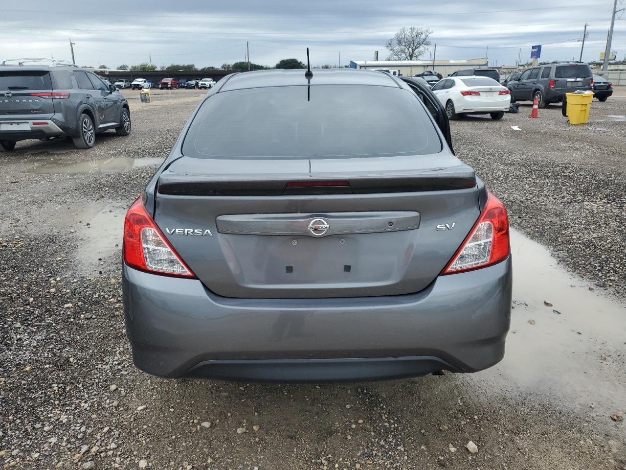 2018 Nissan Versa - Image 6