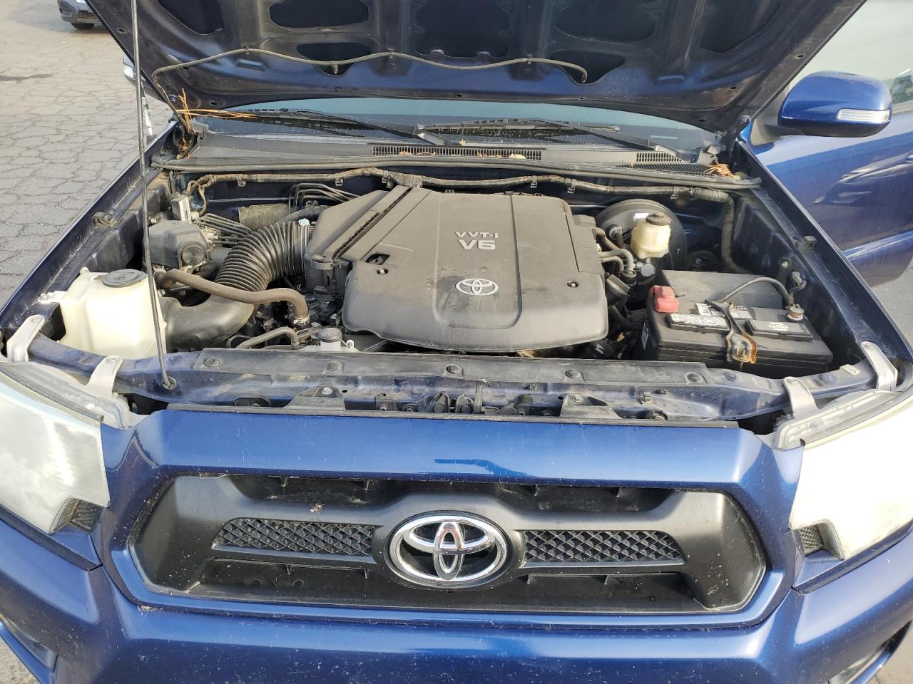 2015 Toyota Tacoma - Image 11