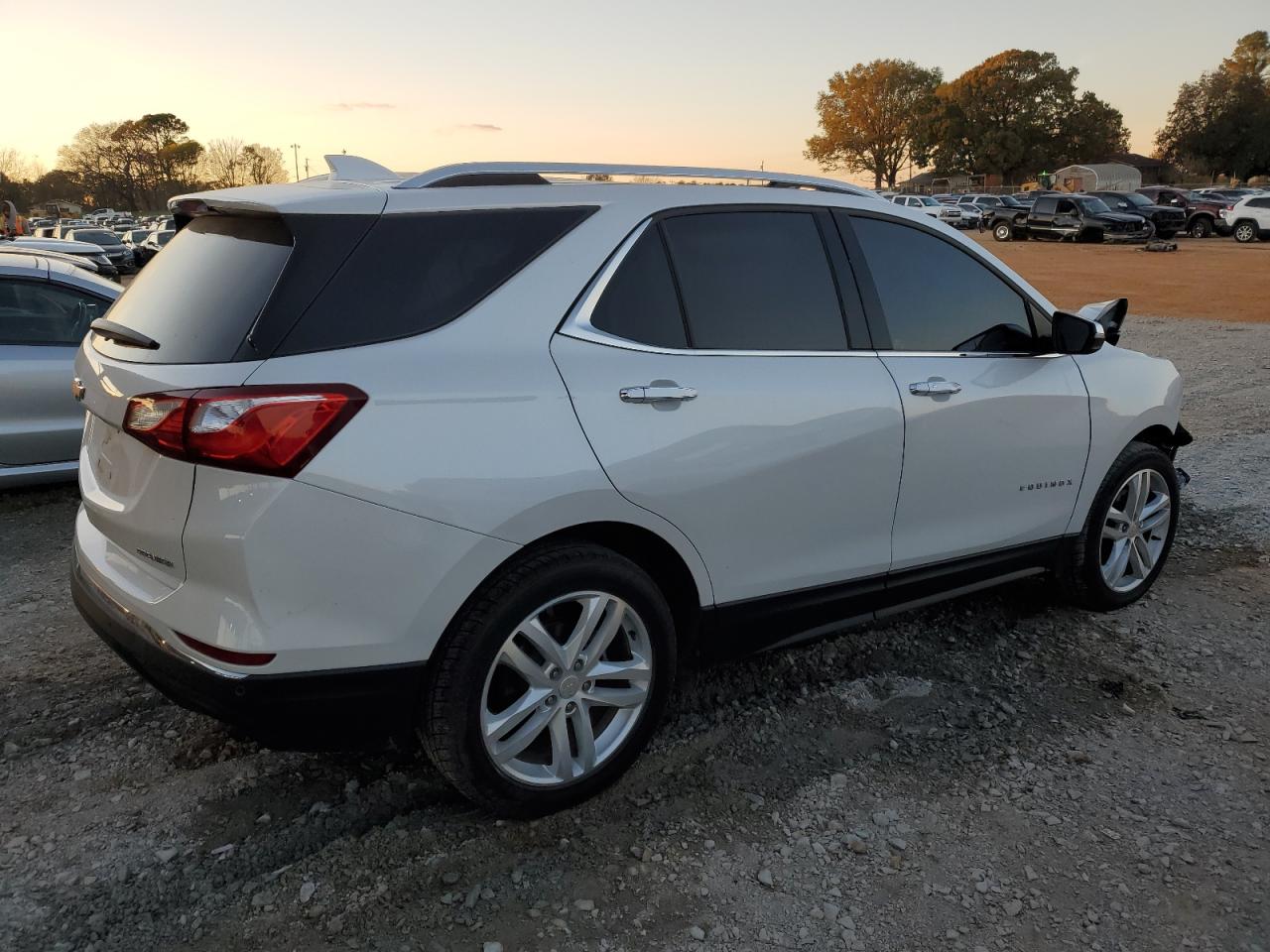 2020 Chevrolet Equinox - Image 3