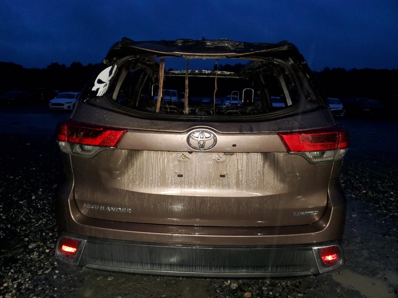 2019 Toyota Highlander - Image 6