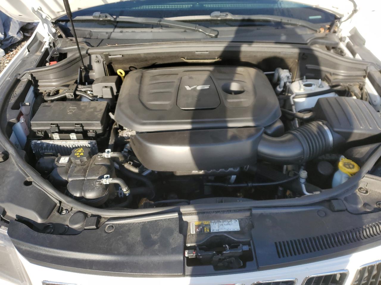 2016 Jeep Grand Cherokee - Image 12