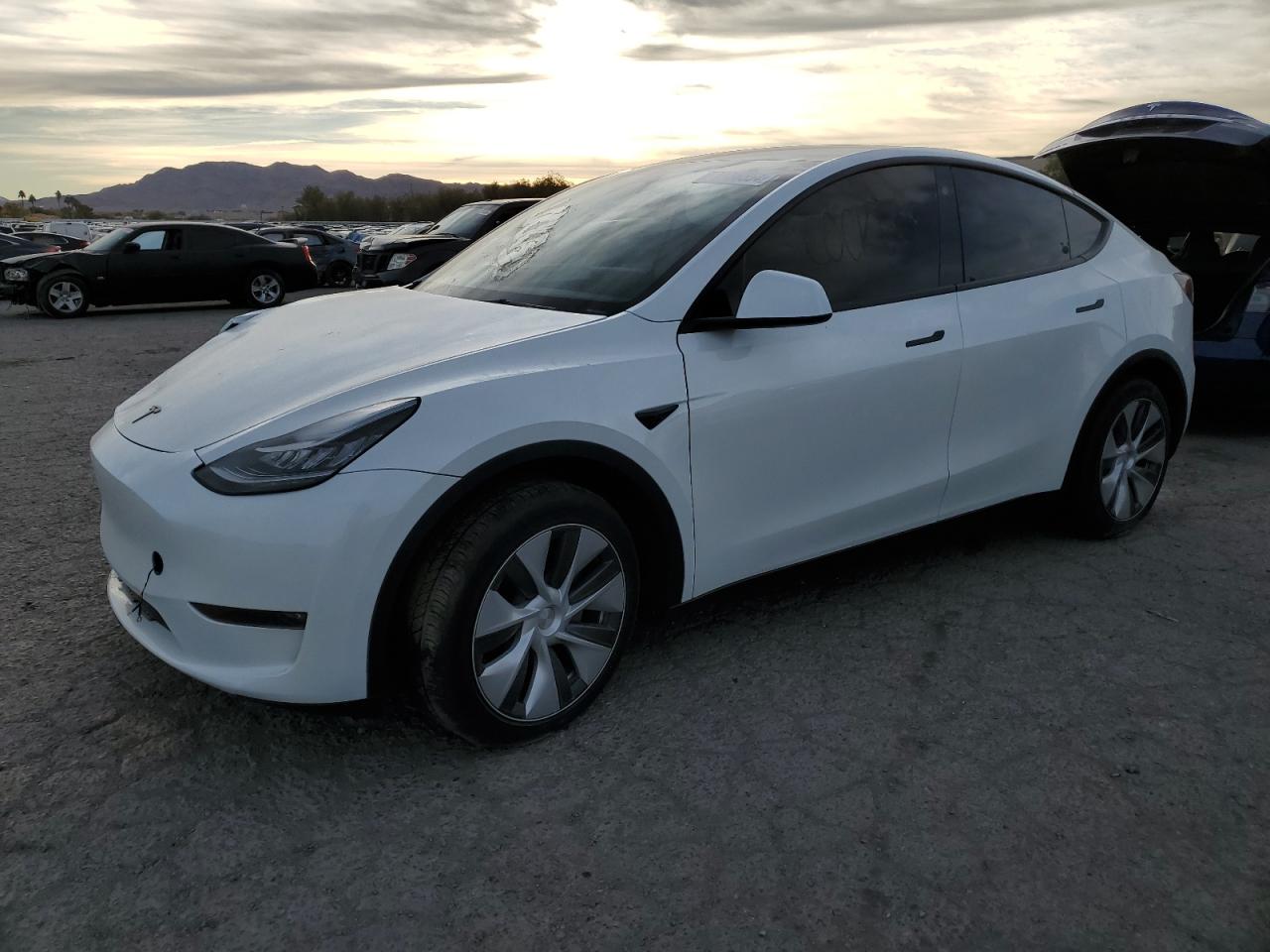 VIN 7SAYGDEE2PA113549 2023 TESLA MODEL Y no.1