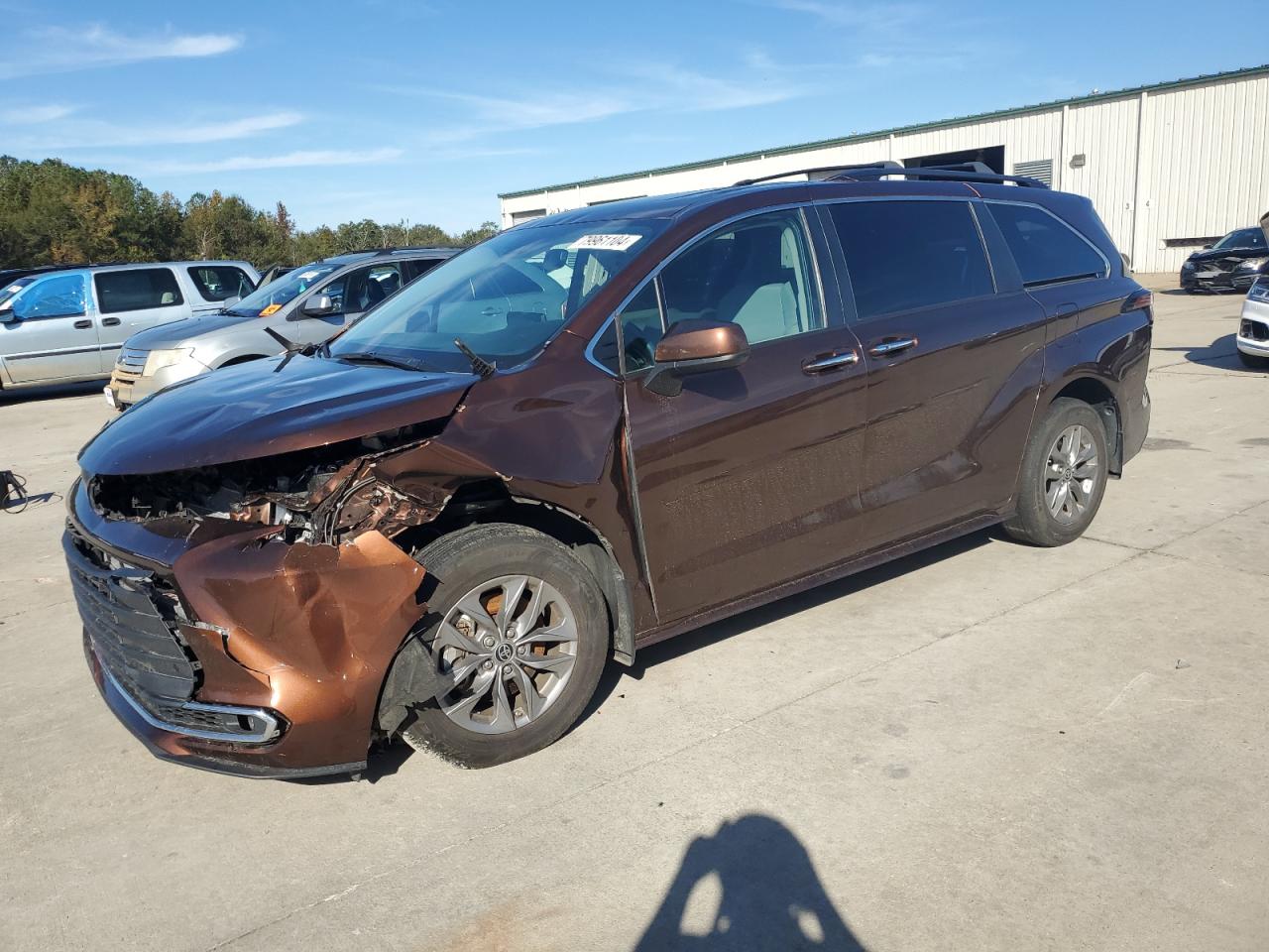 2022 Toyota Sienna - Image 1