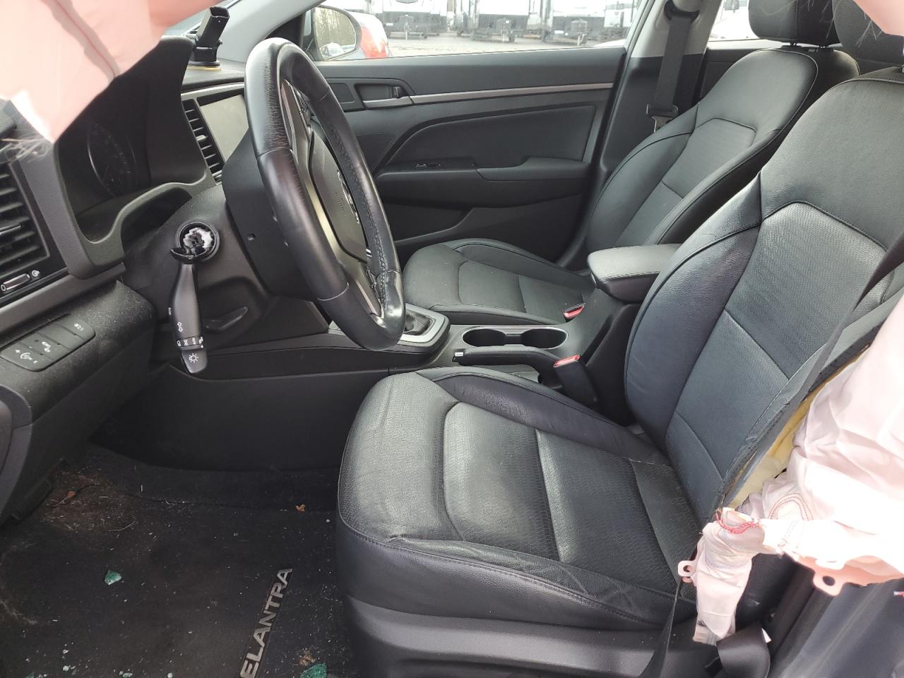 2017 Hyundai Elantra - Image 7