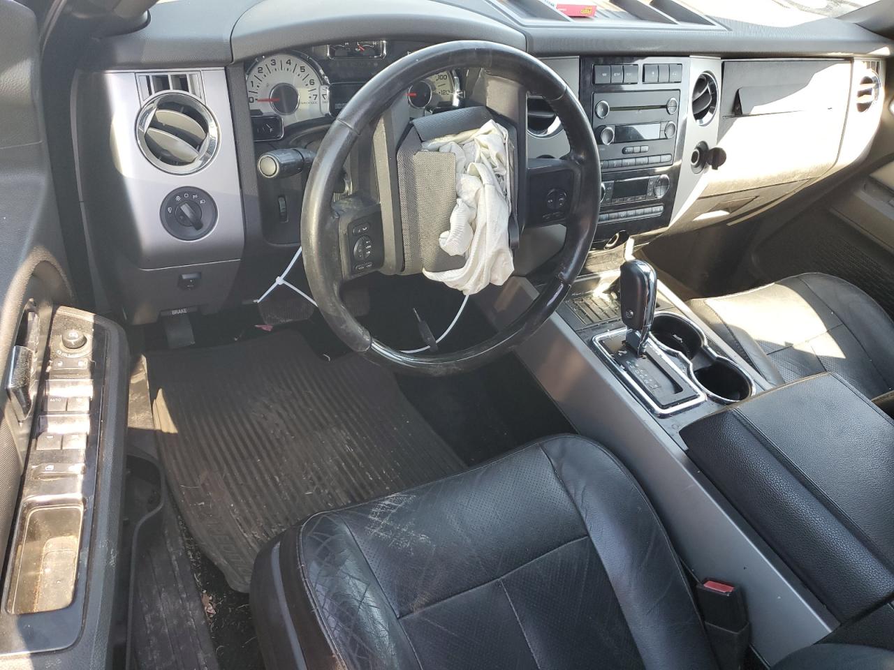 2011 Ford Expedition - Image 8