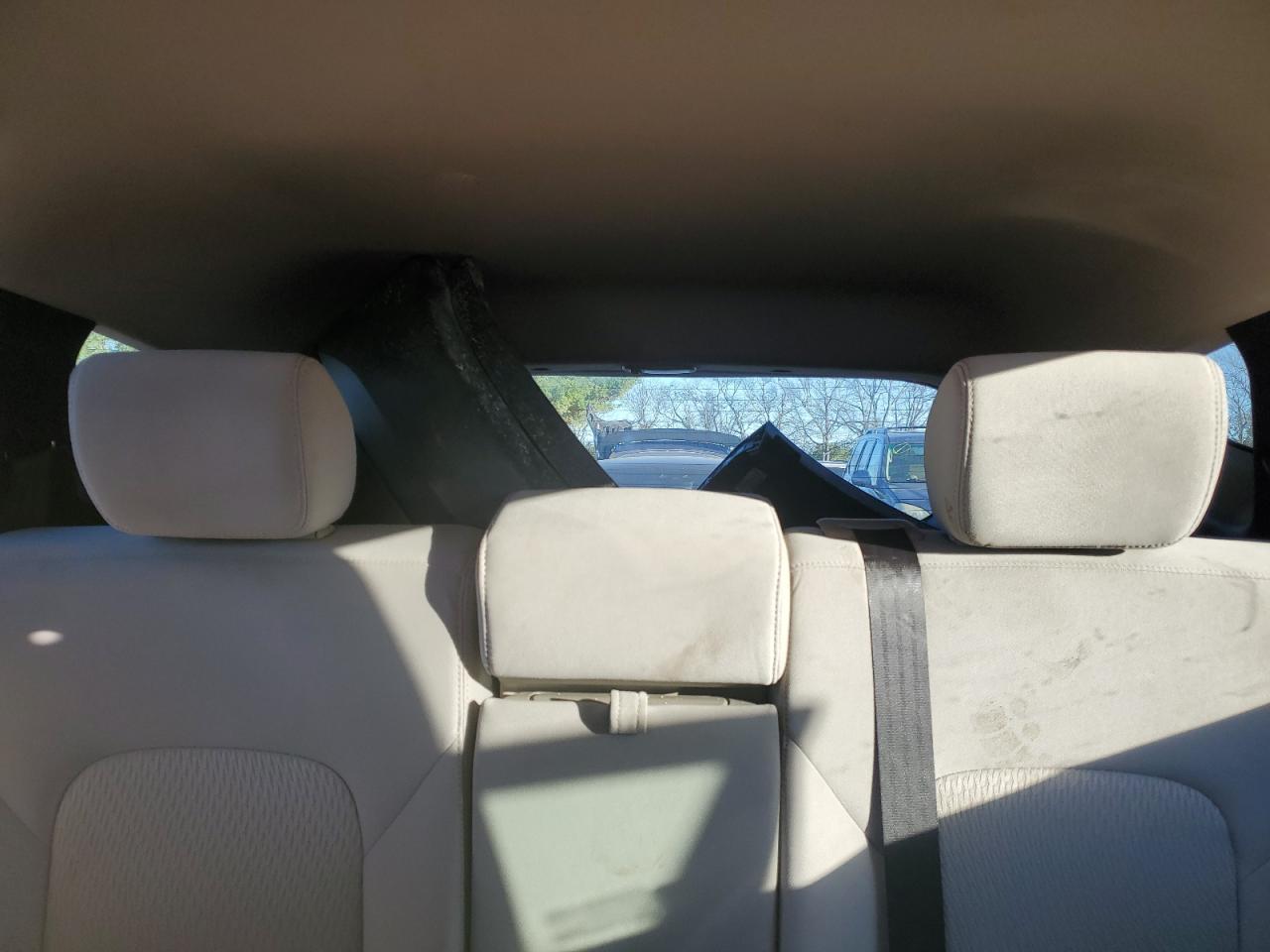 2014 Hyundai Santa Fe - Image 10