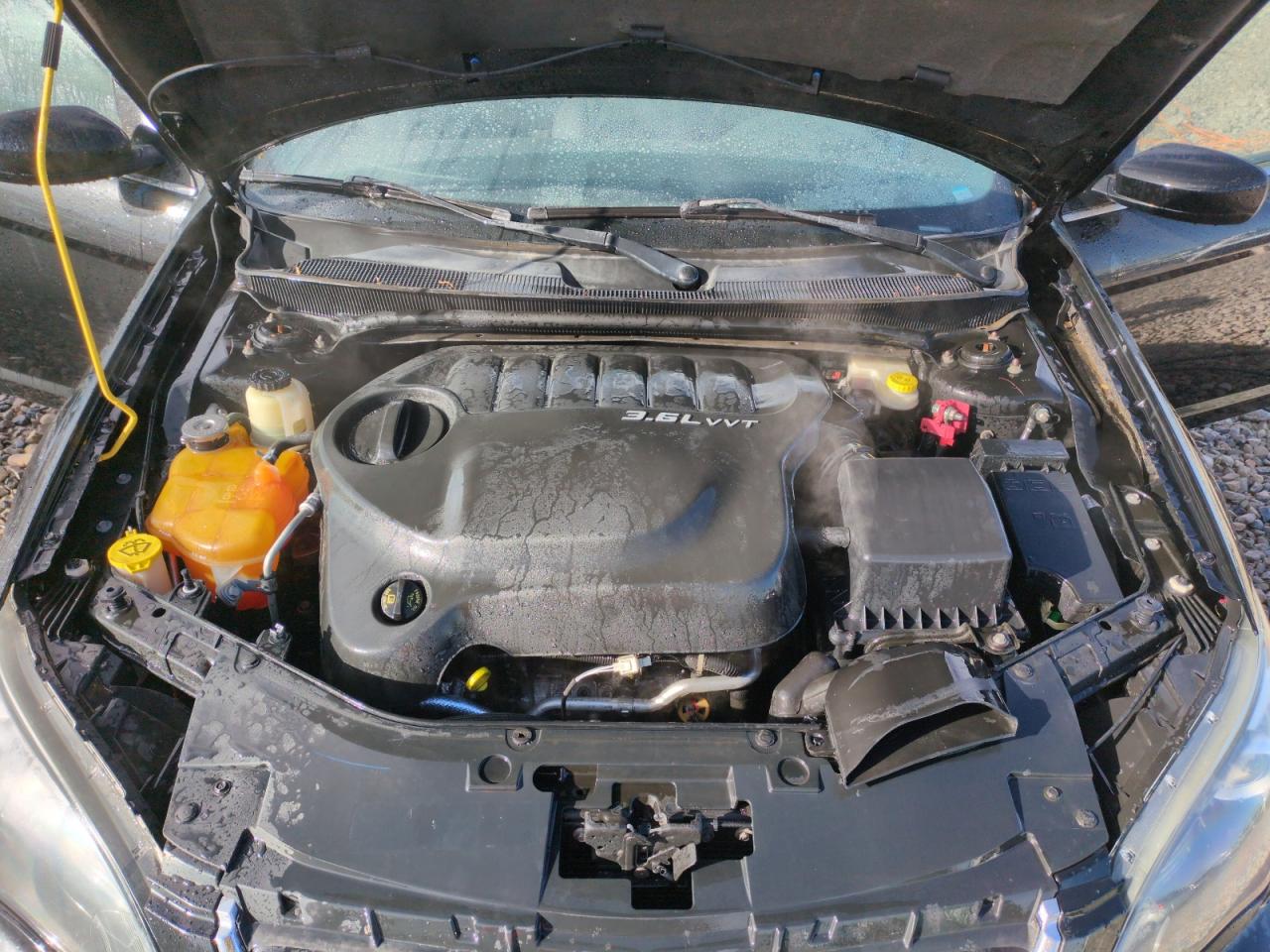 2012 Chrysler 200 - Image 11