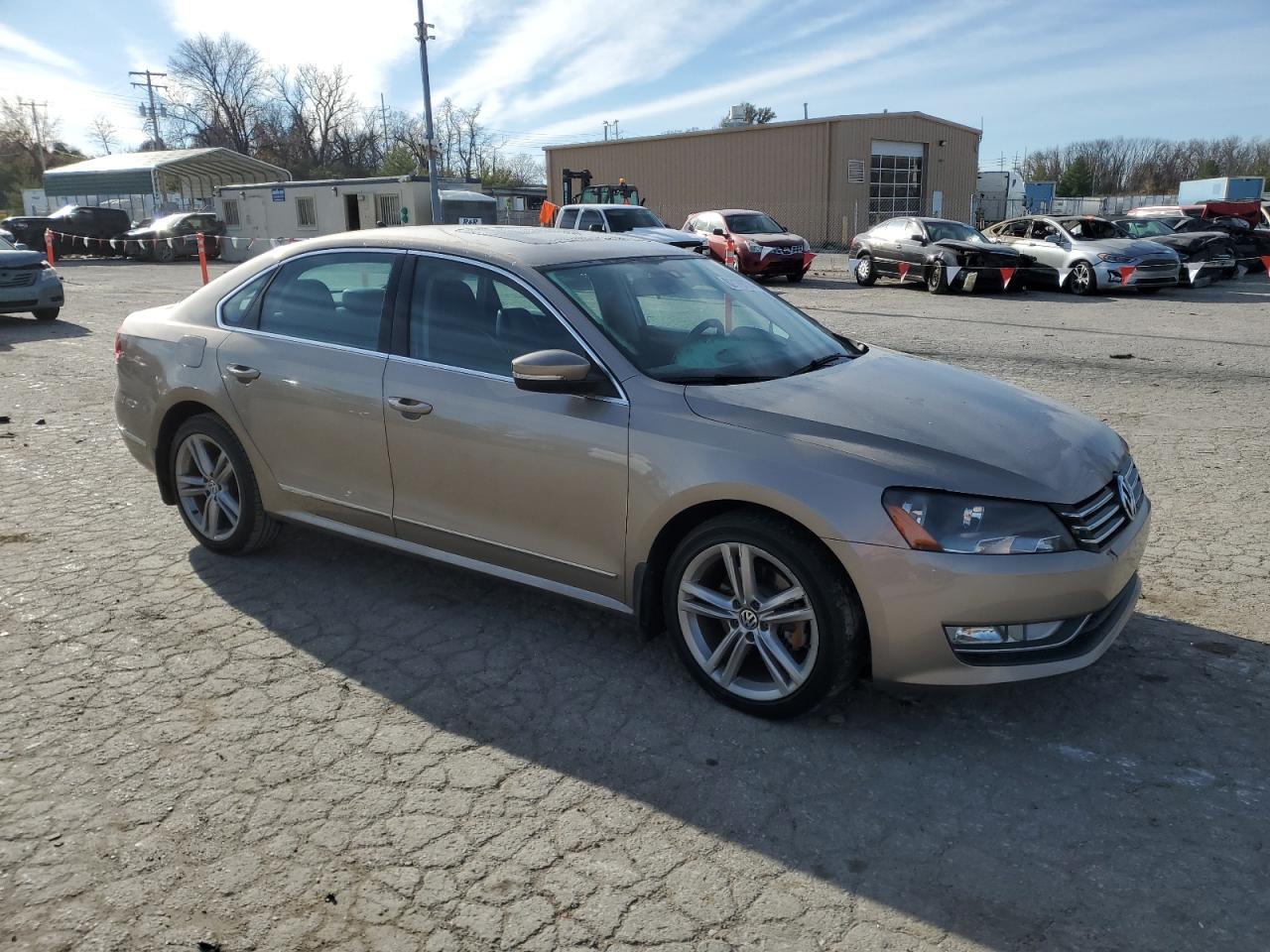 2015 Volkswagen Passat - Image 4