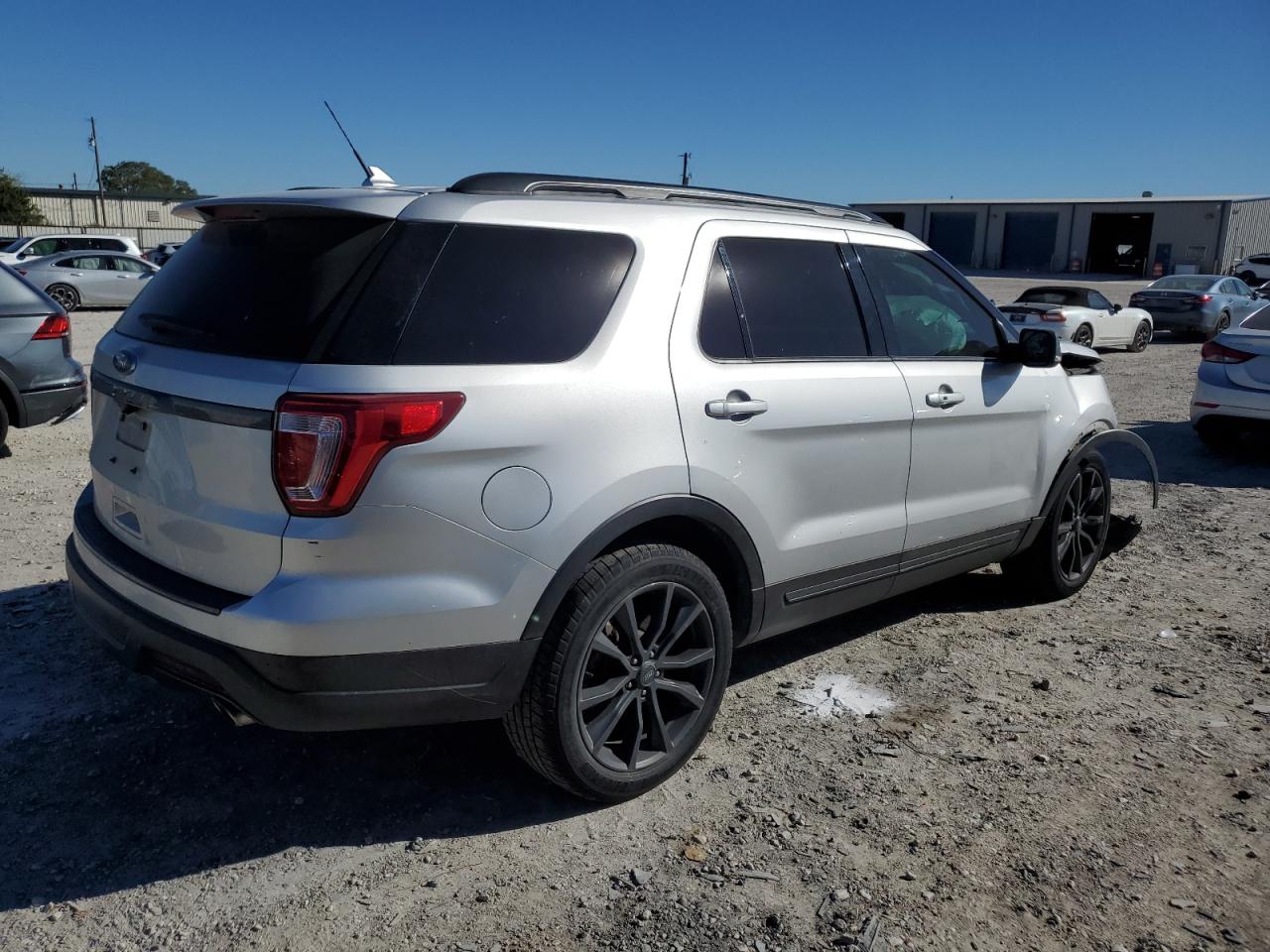 2018 Ford Explorer - Image 3