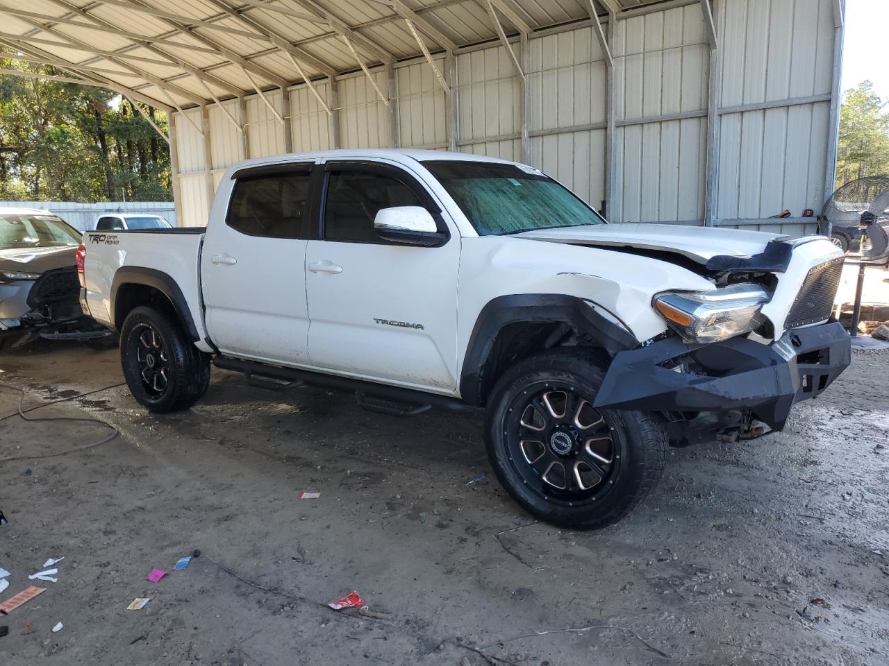 2016 Toyota Tacoma - Image 4