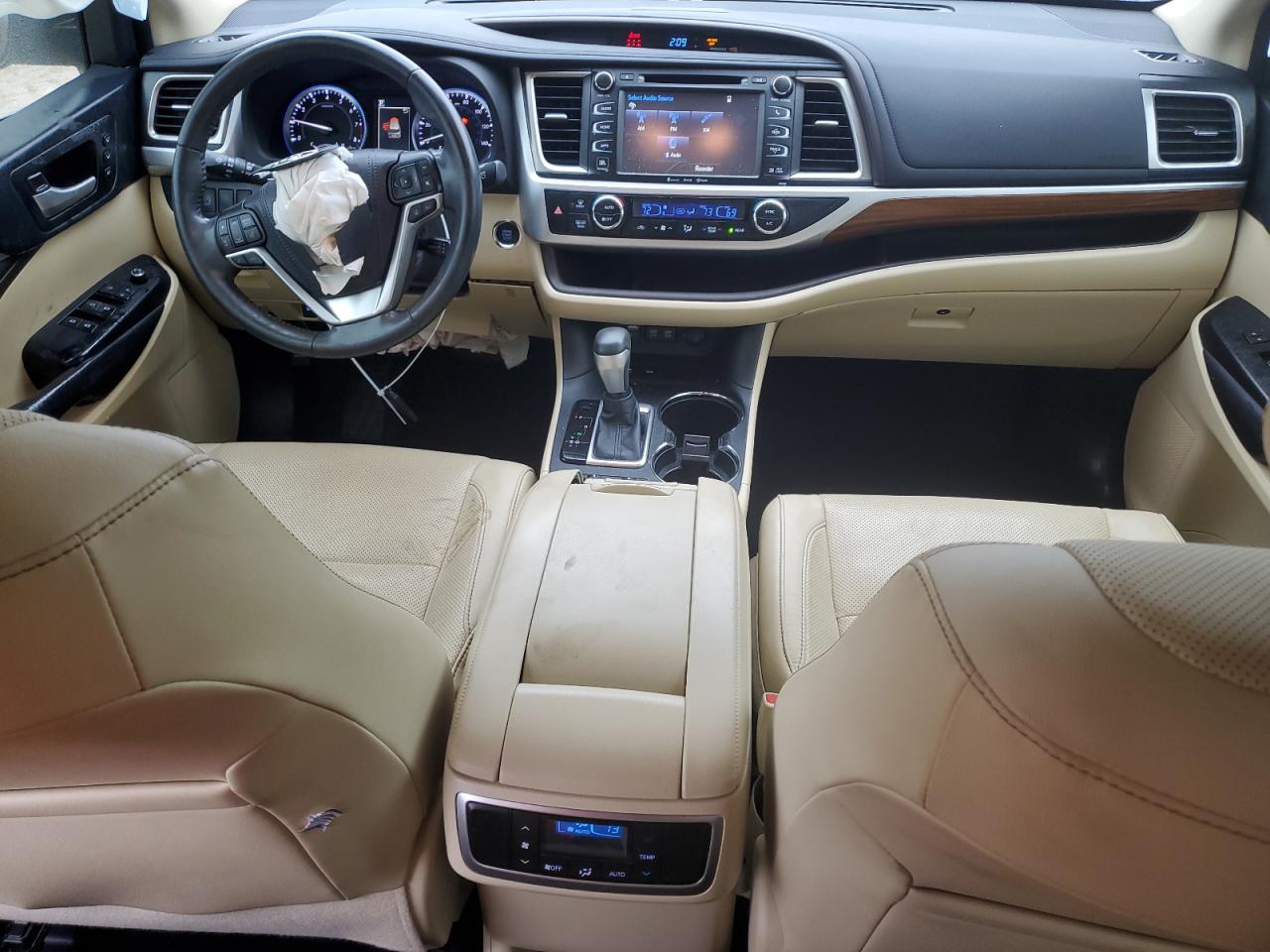 2017 Toyota Highlander - Image 8