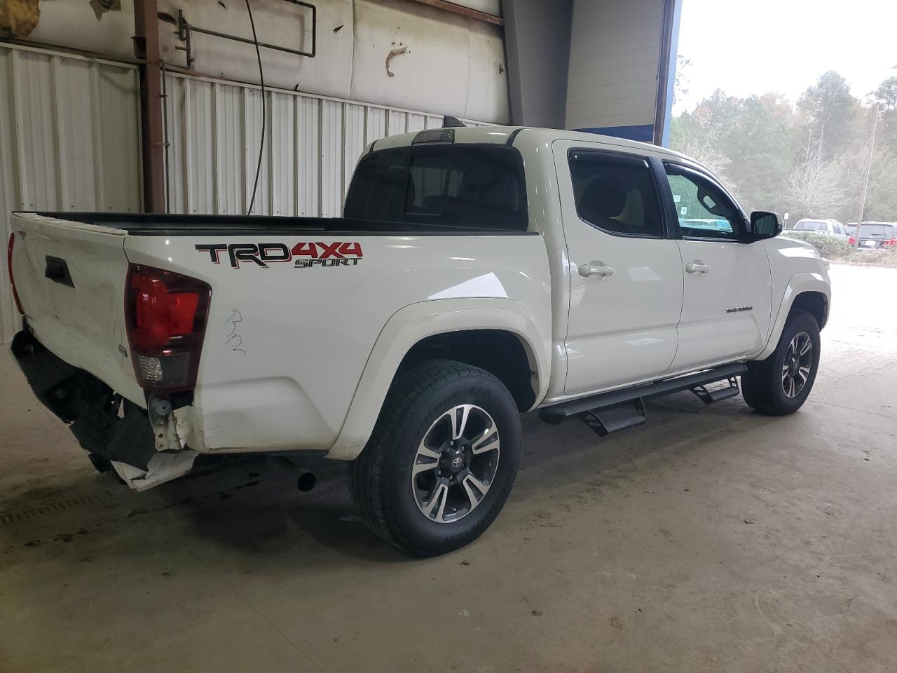 VIN 5TFCZ5AN3JX156651 2018 TOYOTA TACOMA no.3