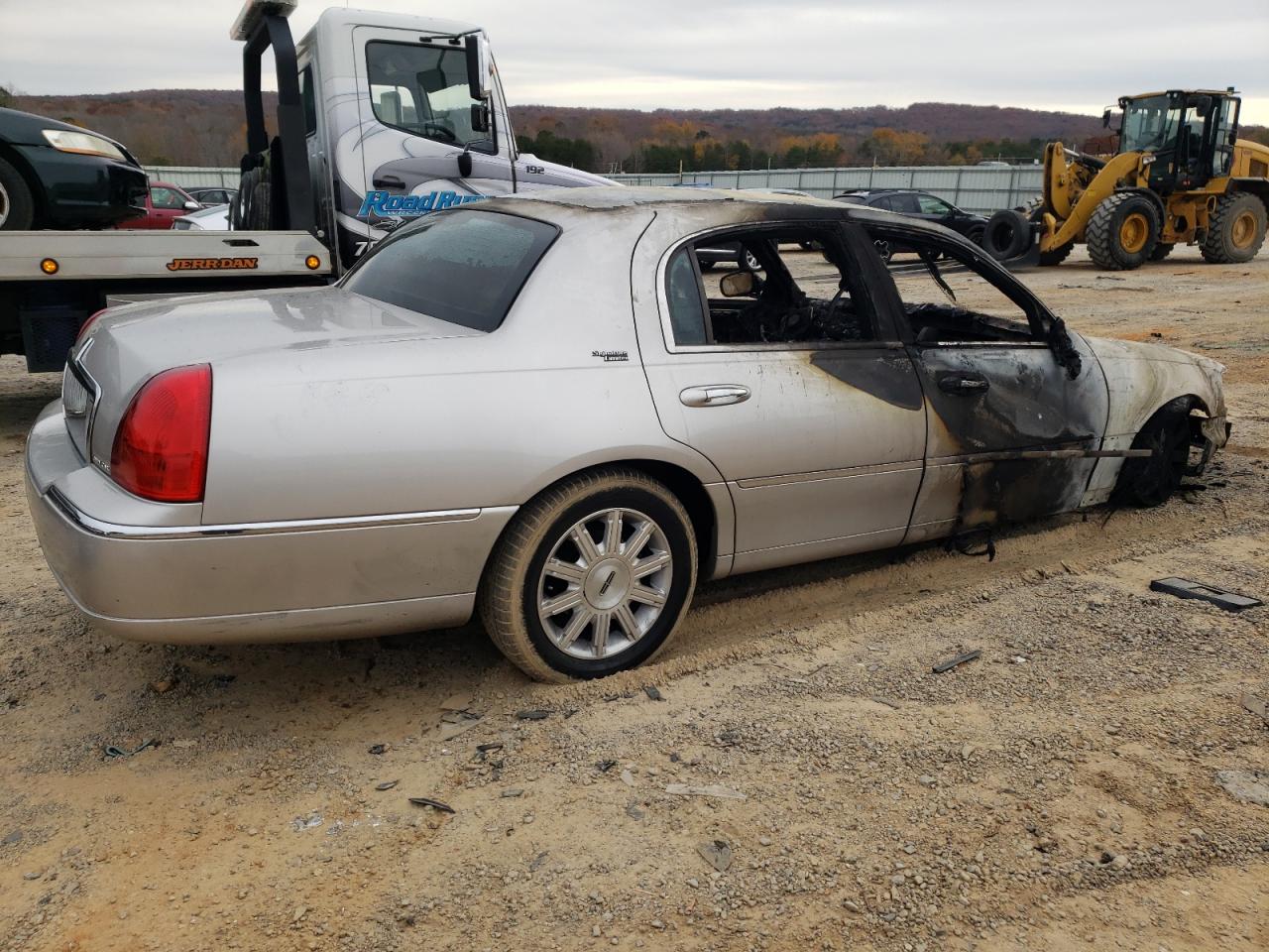 2010 Lincoln Town Car - Image 3