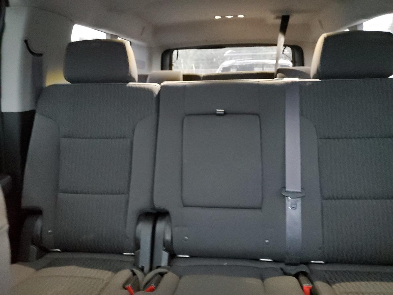 2016 Chevrolet Suburban - Image 10