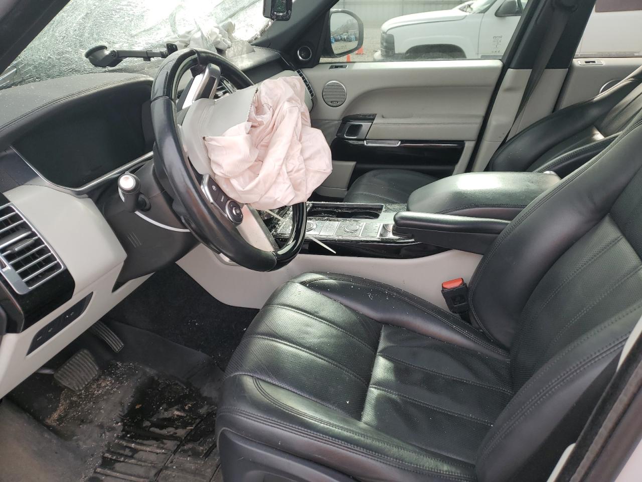 2016 Land Rover Range Rover - Image 7