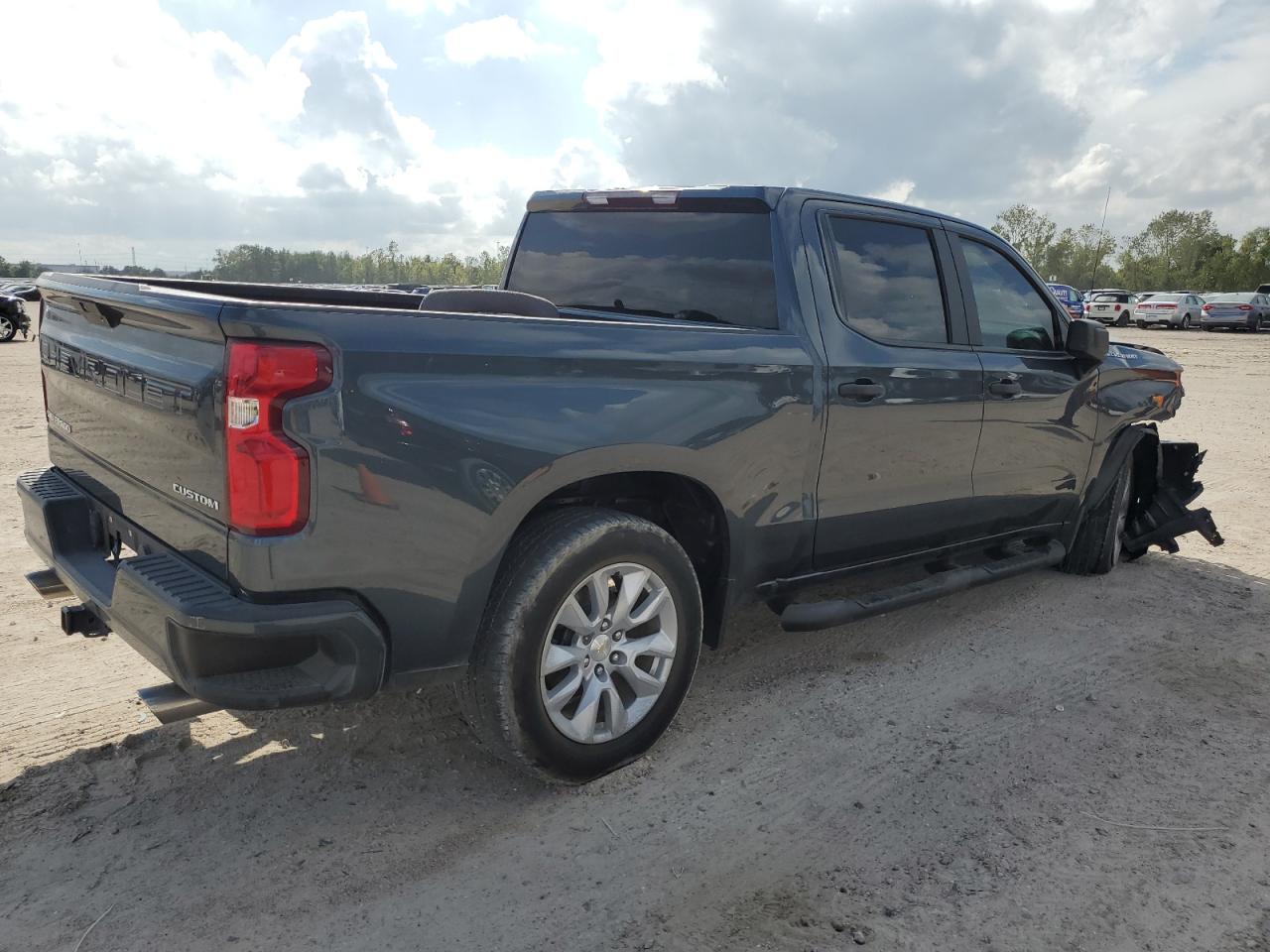 2021 Chevrolet Silverado - Image 3