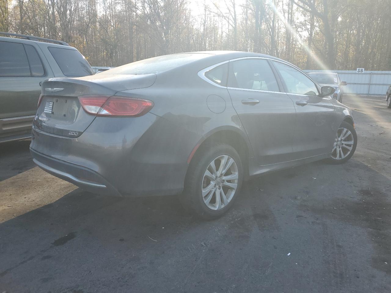 2015 Chrysler 200 - Image 3