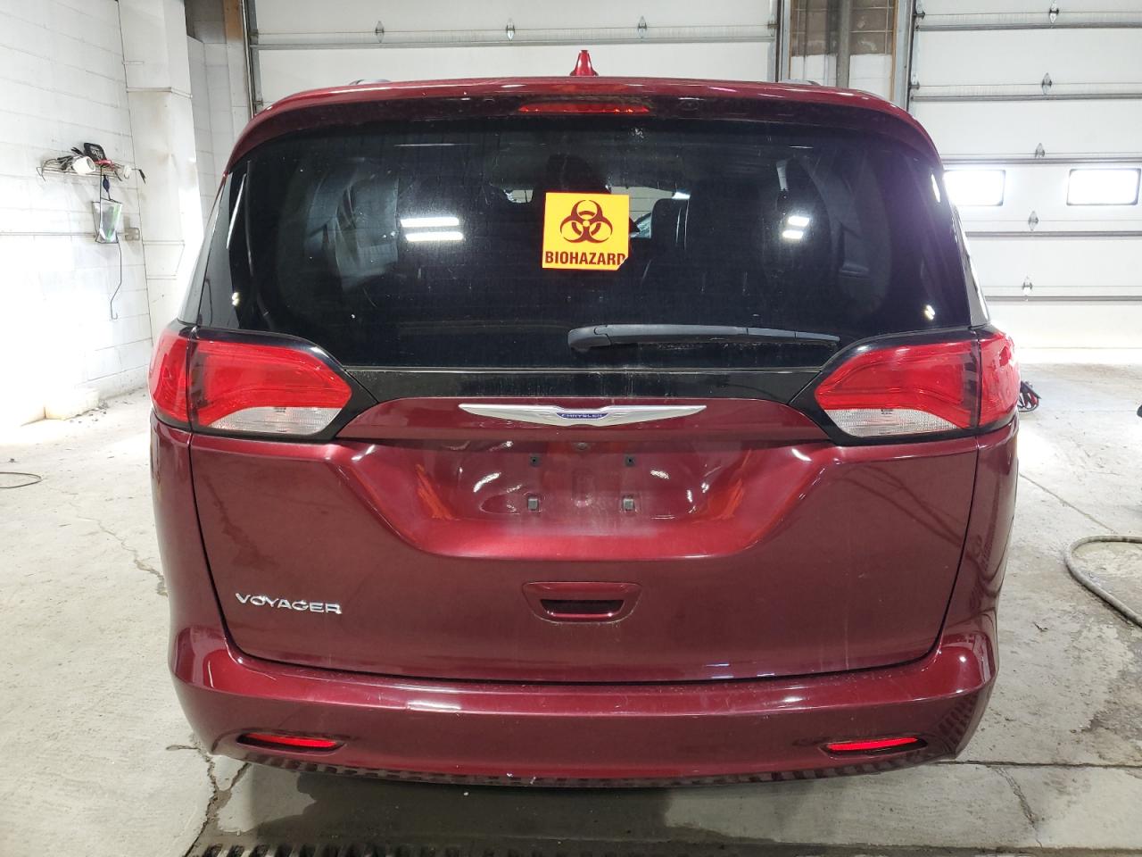 2020 Chrysler Voyager - Image 6