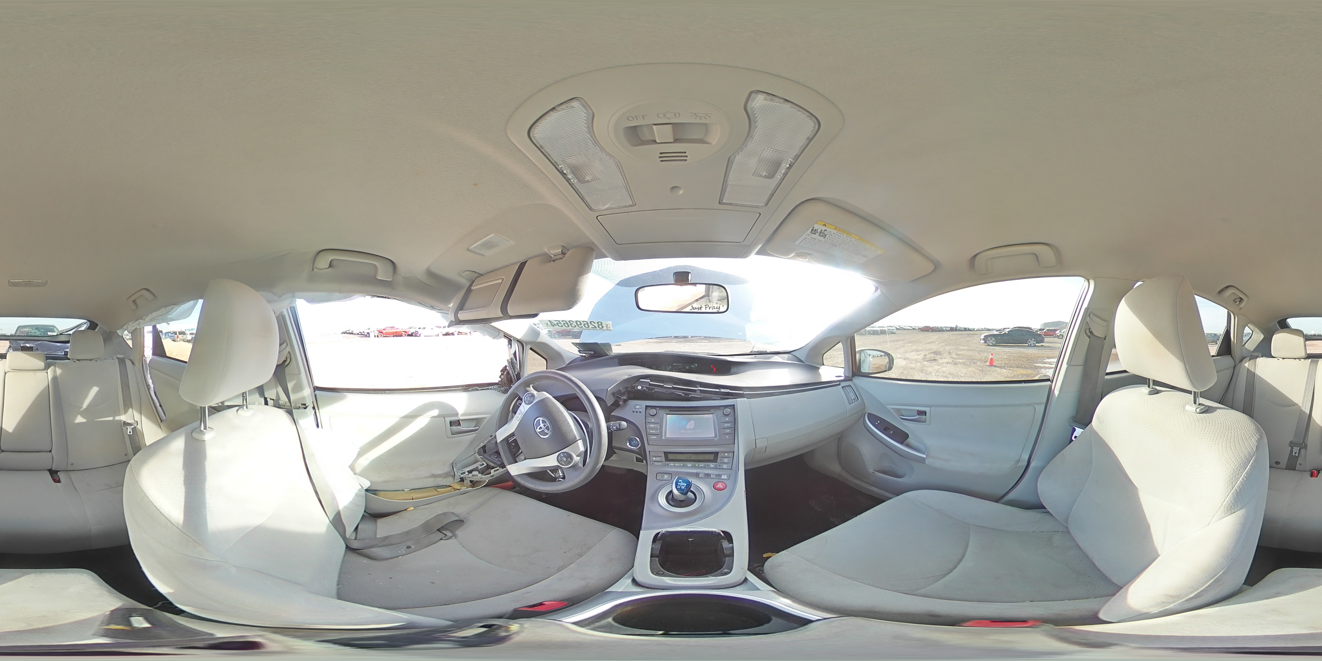 2013 Toyota Prius - Image 12