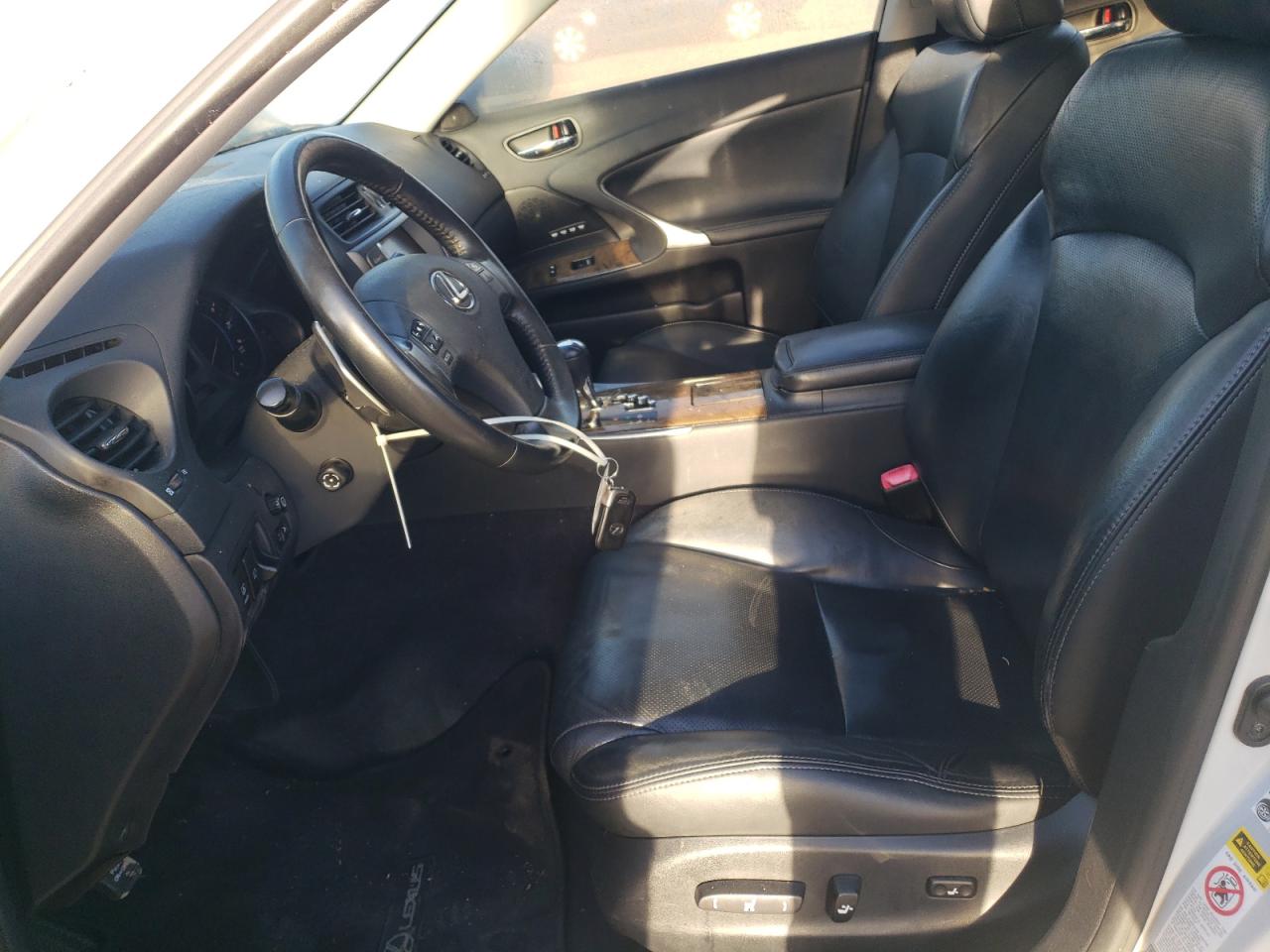 2010 Lexus IS - Image 7
