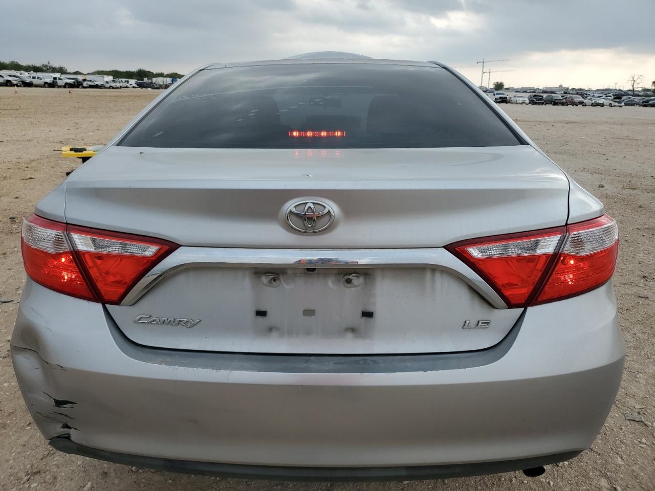 2016 Toyota Camry - Image 6