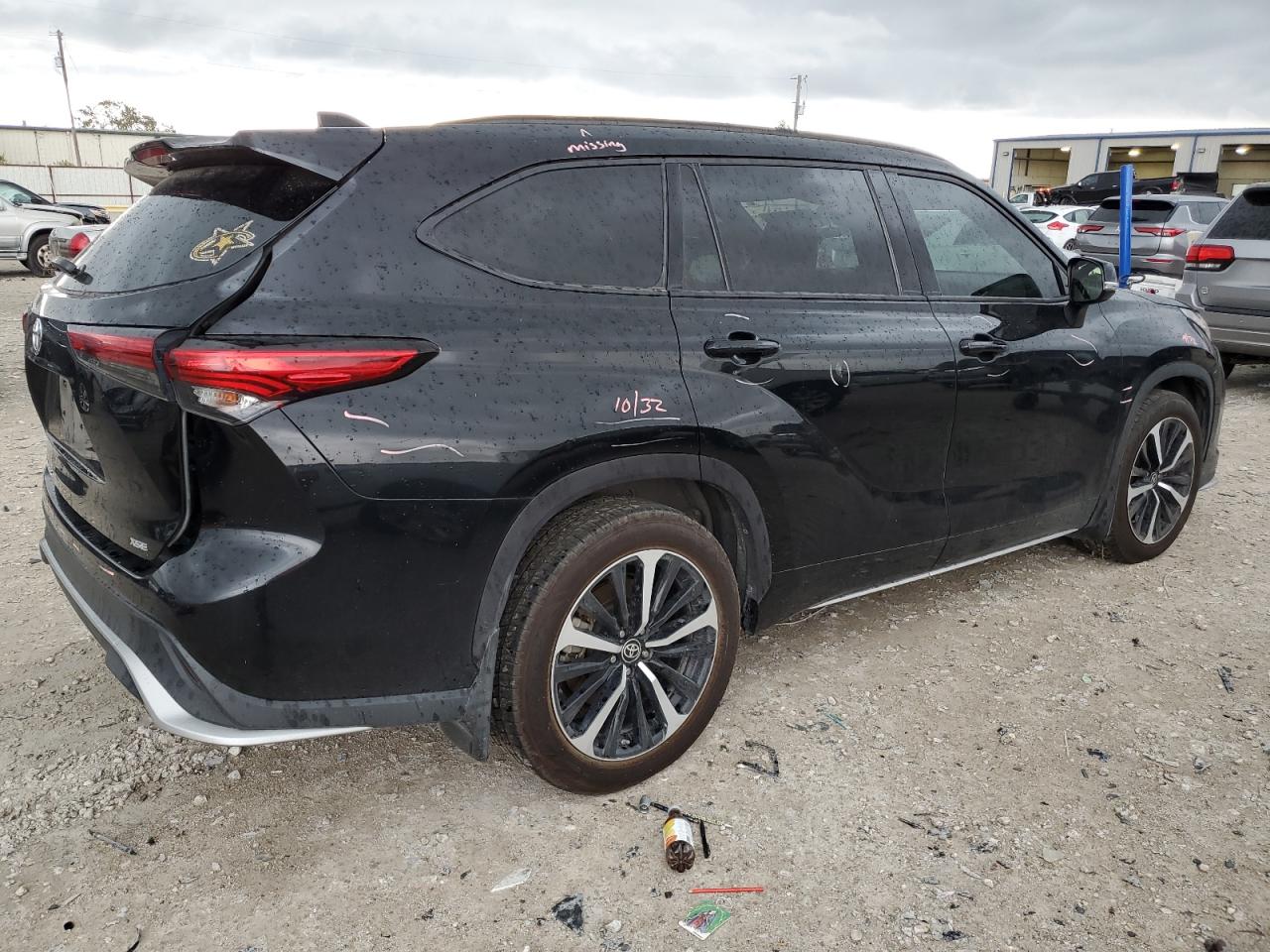 2021 Toyota Highlander - Image 3