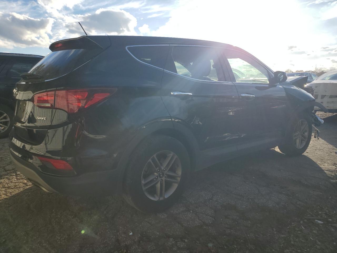 2018 Hyundai Santa Fe - Image 3
