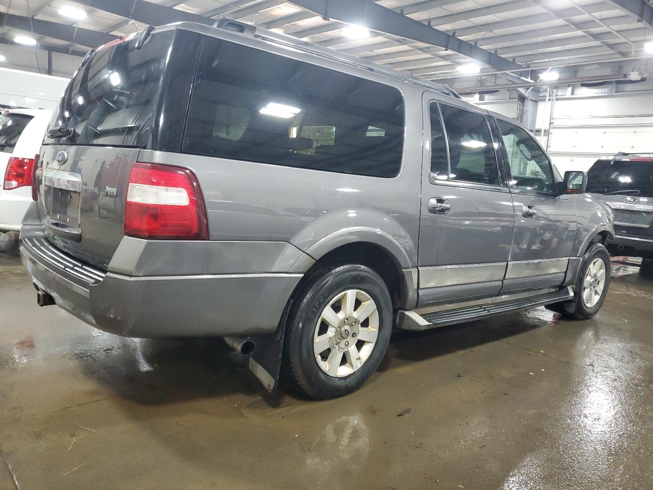2010 Ford Expedition - Image 3
