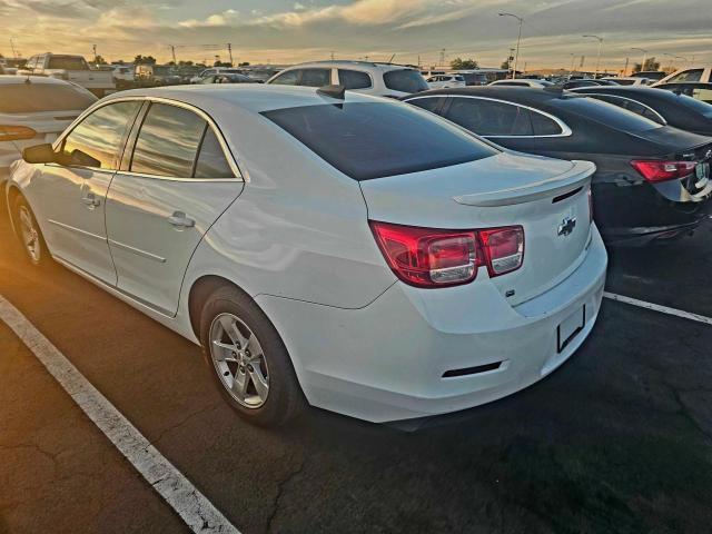 Sedans CHEVROLET MALIBU 2015 White